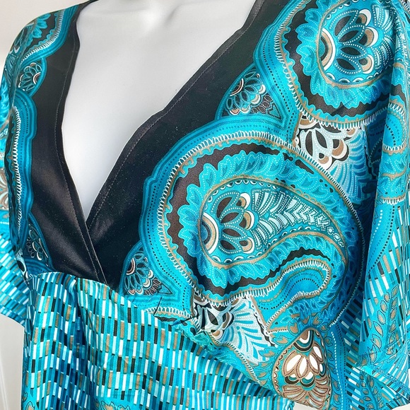 Kimono Style Deep Plunge V-Neck Paisley Blouse - Picture 2 of 7